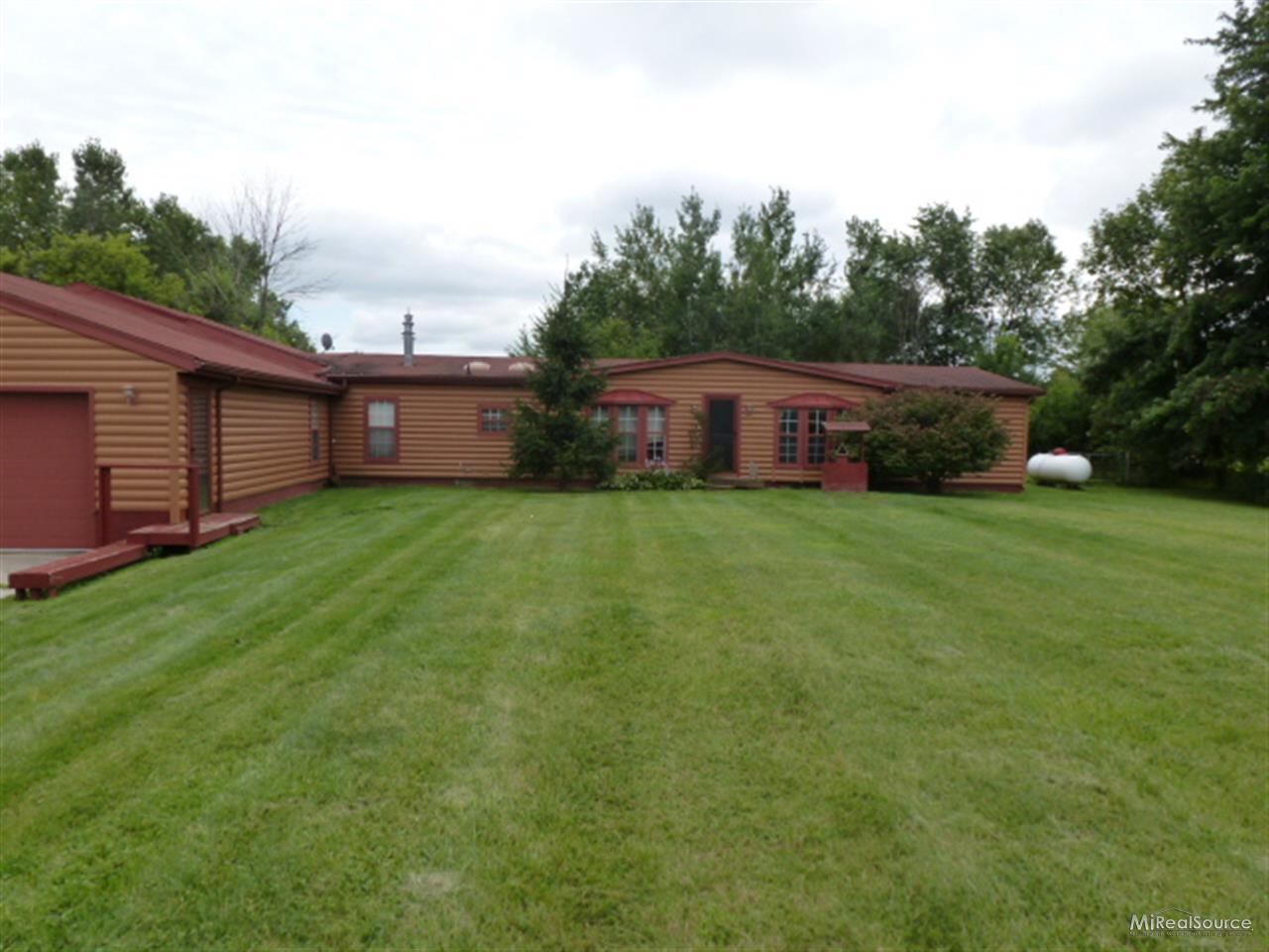 24350 30 Mile Road Ray, MI 48096 - Photo 9 of 10 31170278-8.JPG