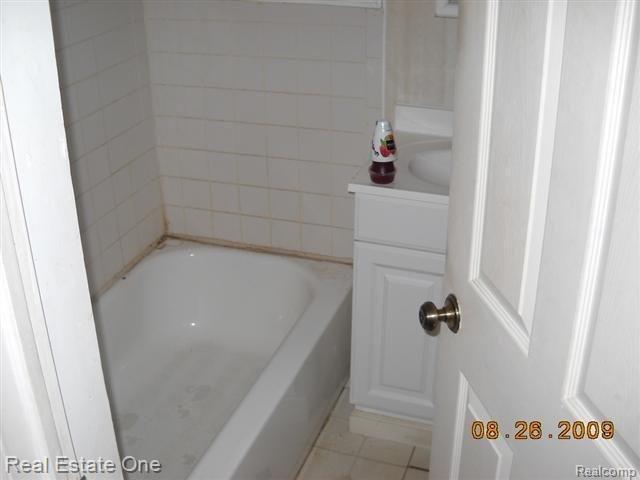 21415 Evergreen Road Southfield, MI 48075 - Photo 5 of 7 BATHROOM