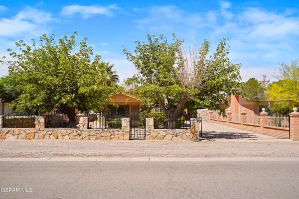 $160,000 | 404 Northeast H Avenue, Fabens, TX 79838