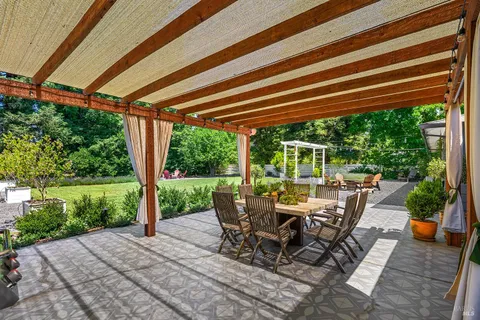 $1,350,000 | 145 St James Drive, Santa Rosa, CA 95403