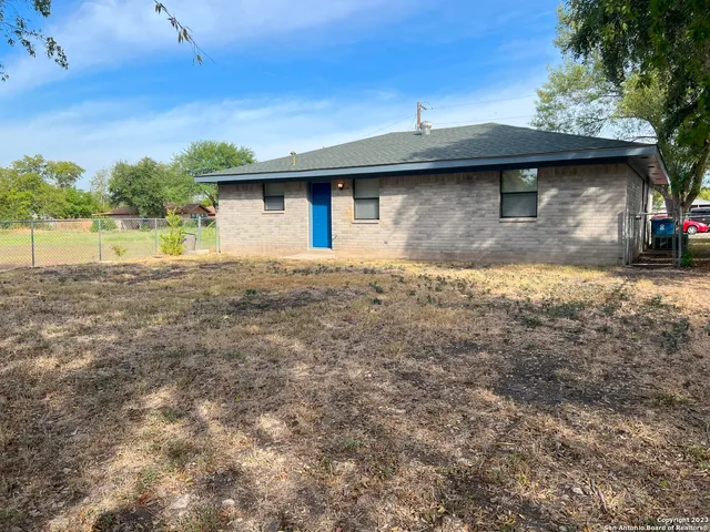 $1,325 | 306 Sun Flower Drive, Marion, TX 78124