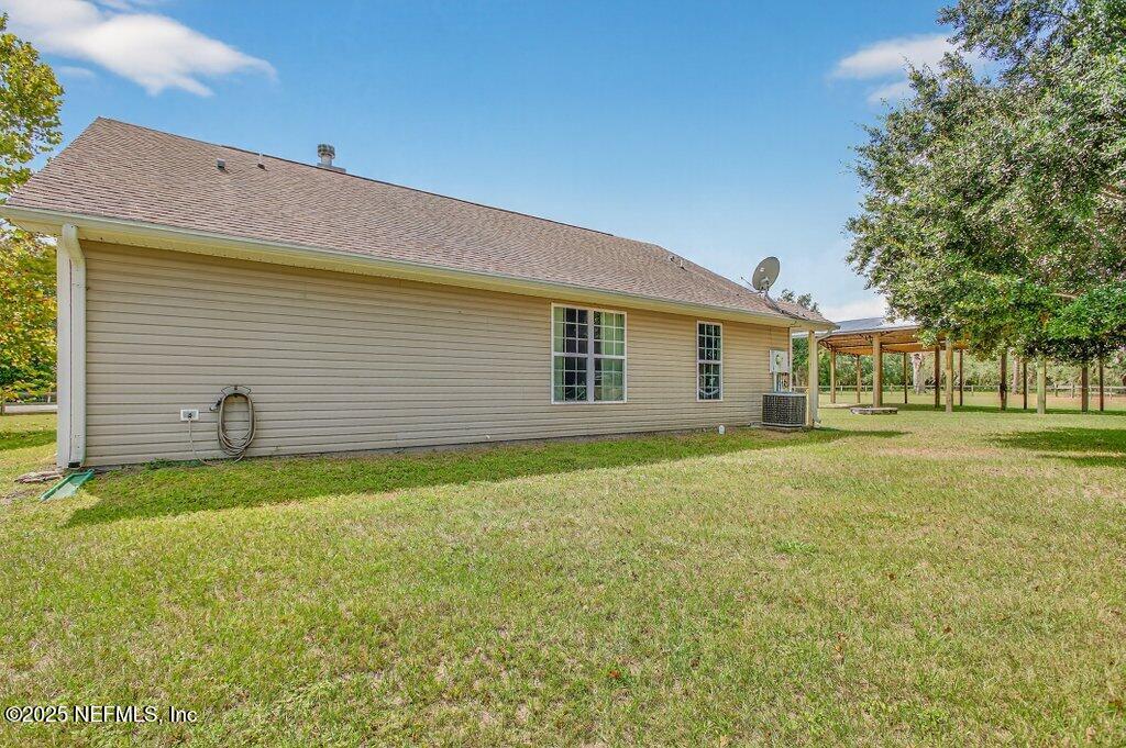 204 Comer Road Palatka, FL 32177 - Photo 40 of 61 a backyard of a house