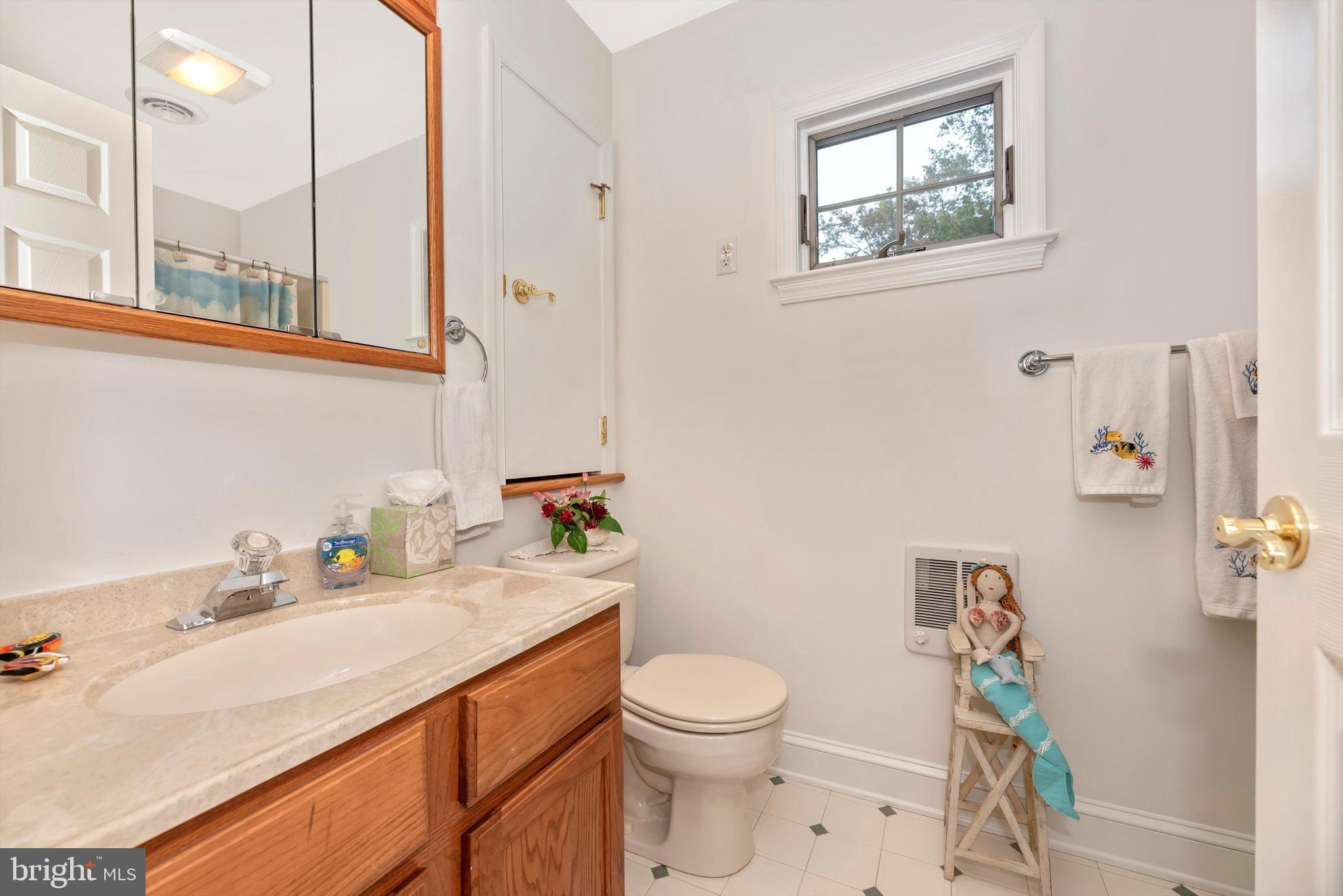 2110 Dixon Road Frederick, MD 21704 - Photo 30 of 57 Second Upper Level Bedroom - Full Private Bath