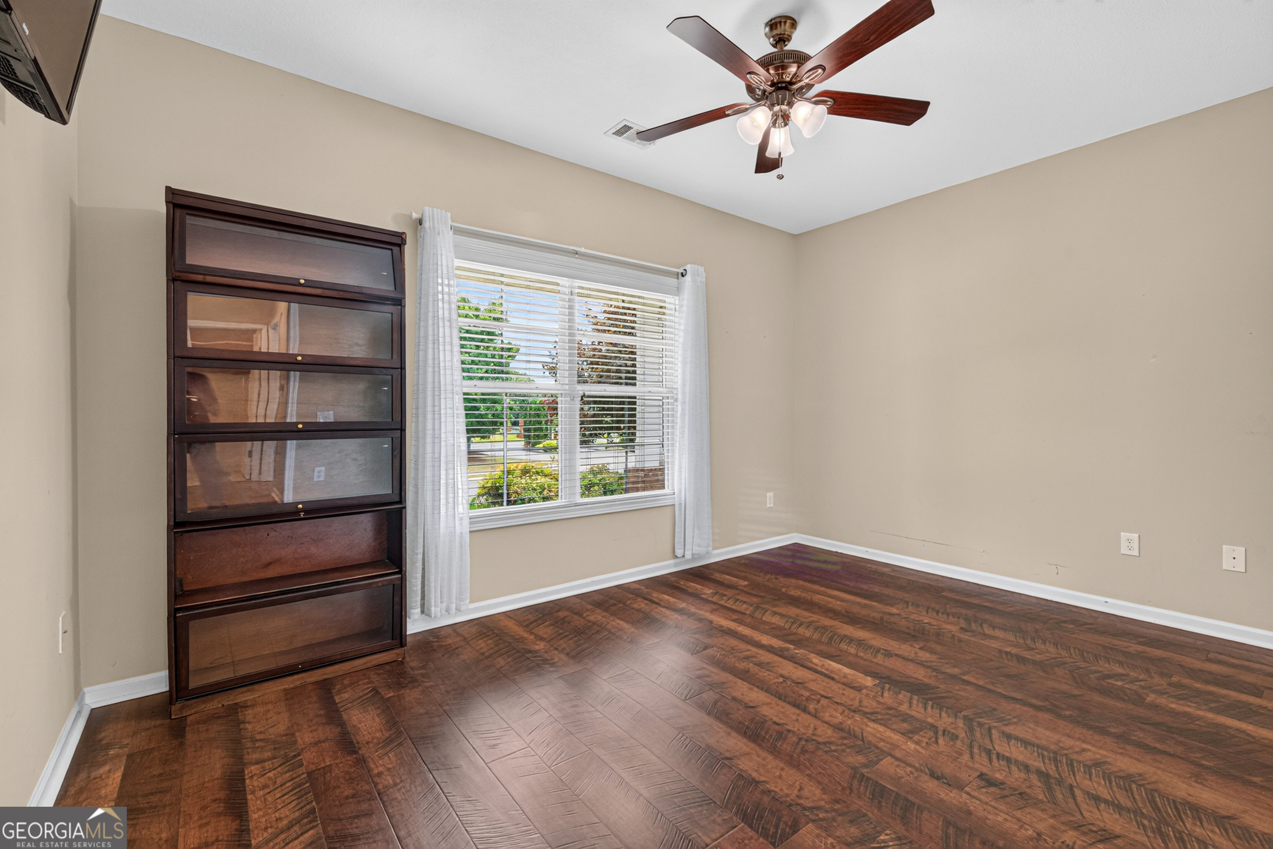 305 Victory Circle Commerce, GA 30529 - Photo 4 of 42