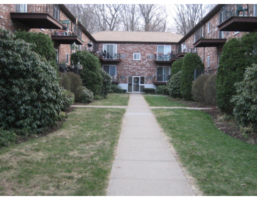 31 Westgate Road, Unit 4 Boston, MA 02467 - Photo 1 of 11 Gallery Image 1