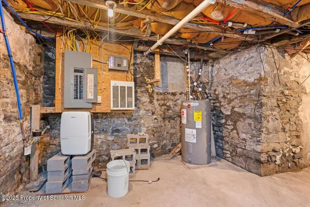 $140,000 | 218 Moyallen Street, Wilkes Barre, PA 18702