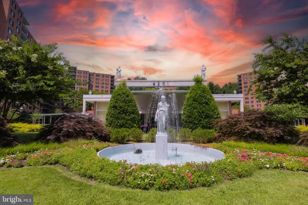 $4,200 | 4201 Cathedral Avenue Northwest, Unit 501W, Washington, DC 20016
