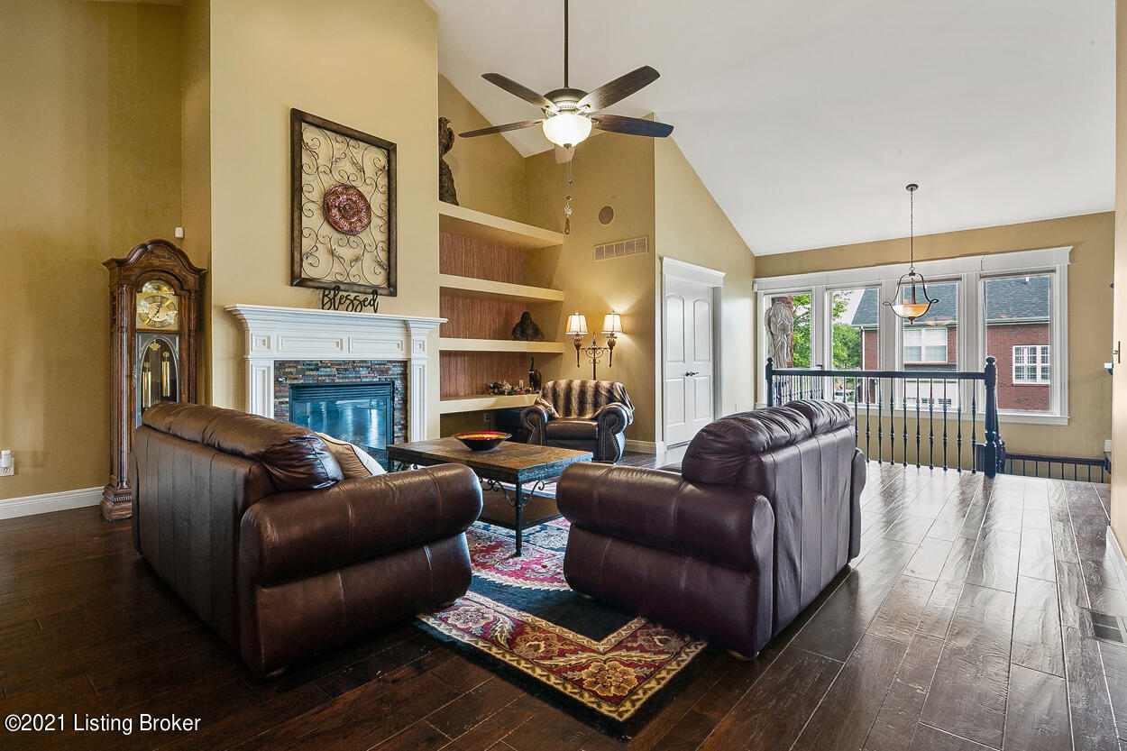 6101 Moser Farm Road Prospect, KY 40059 - Photo 5 of 56 Living Room