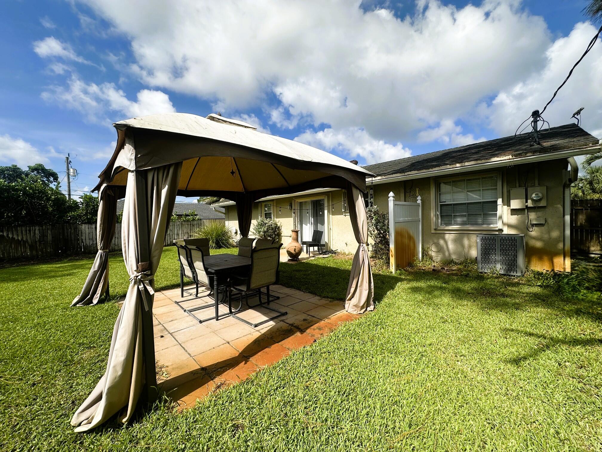 5586 3rd Road Lake Worth, FL 33467 - Photo 28 of 35 Patio Area