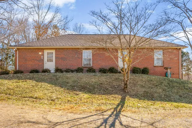 $2,500 | 2117 Trenton Road, Clarksville, TN 37040