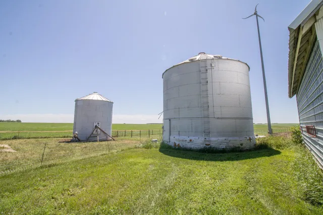 $449,000 | 270 31st Street, Hills, MN 56138