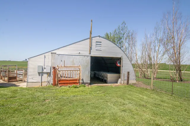 $449,000 | 270 31st Street, Hills, MN 56138