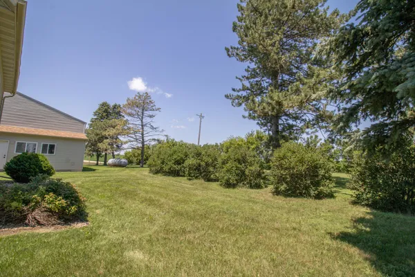 $449,000 | 270 31st Street, Hills, MN 56138