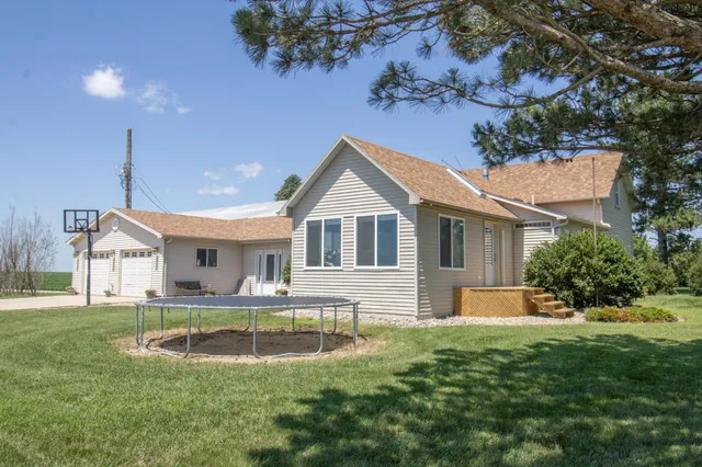 $449,000 | 270 31st Street, Hills, MN 56138