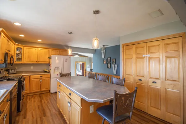 $449,000 | 270 31st Street, Hills, MN 56138