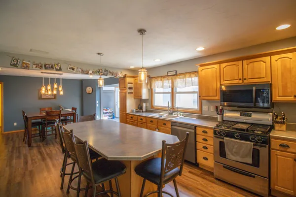 $449,000 | 270 31st Street, Hills, MN 56138