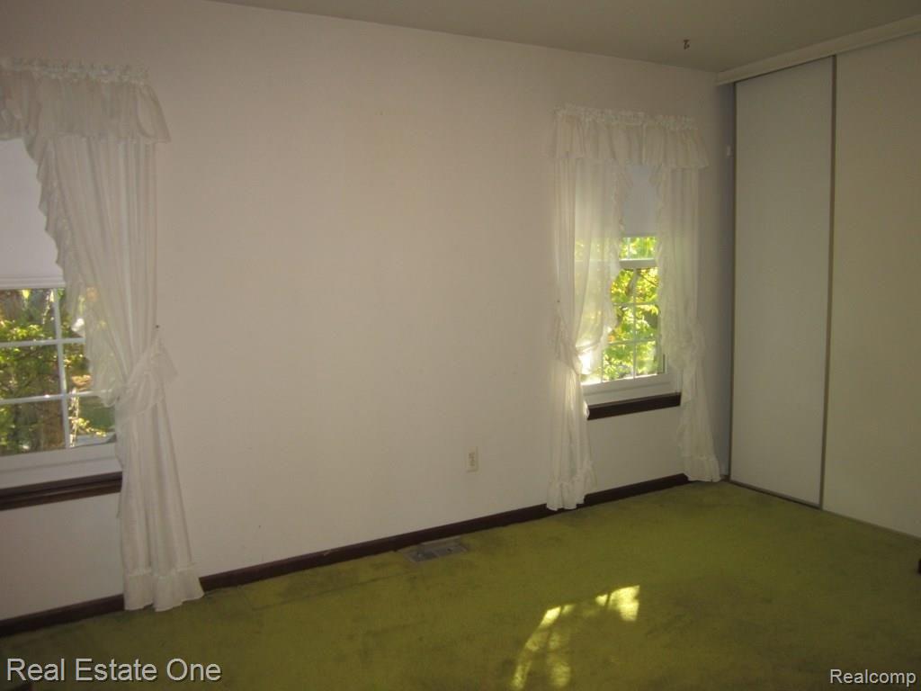 36200 Fredericksburg Road Farmington Hills, MI 48331 - Photo 26 of 35