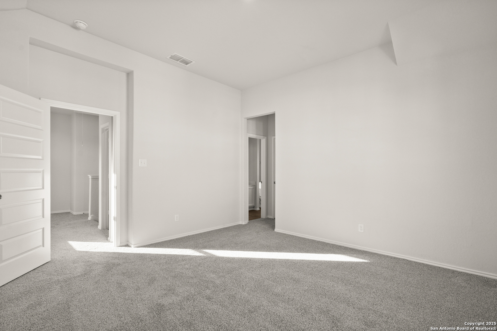 4951 Blue Ranch San Antonio, TX 78222 - Photo 21 of 24 an empty room with an entryway