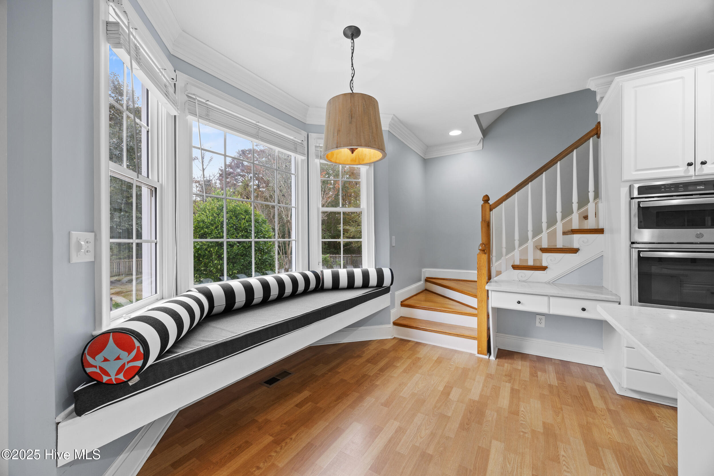 370 Whitebridge Road Hampstead, NC 28443 - Photo 20 of 108 20_bay window seat