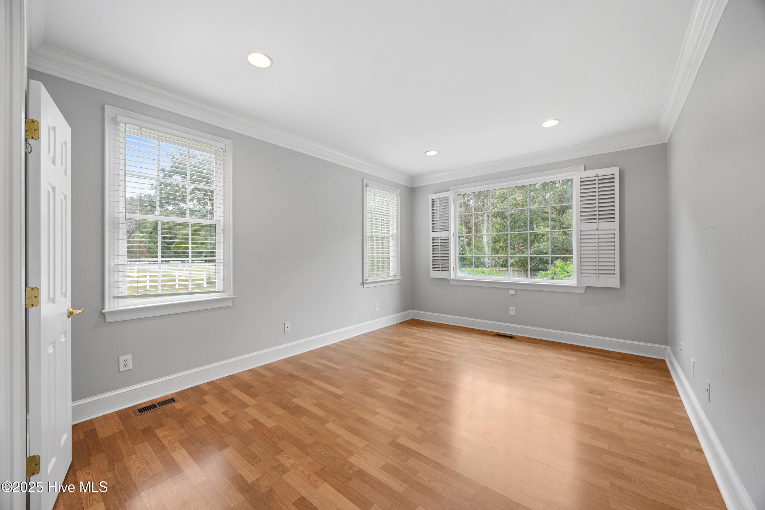 370 Whitebridge Road Hampstead, NC 28443 - Photo 26 of 108 26_bedroom