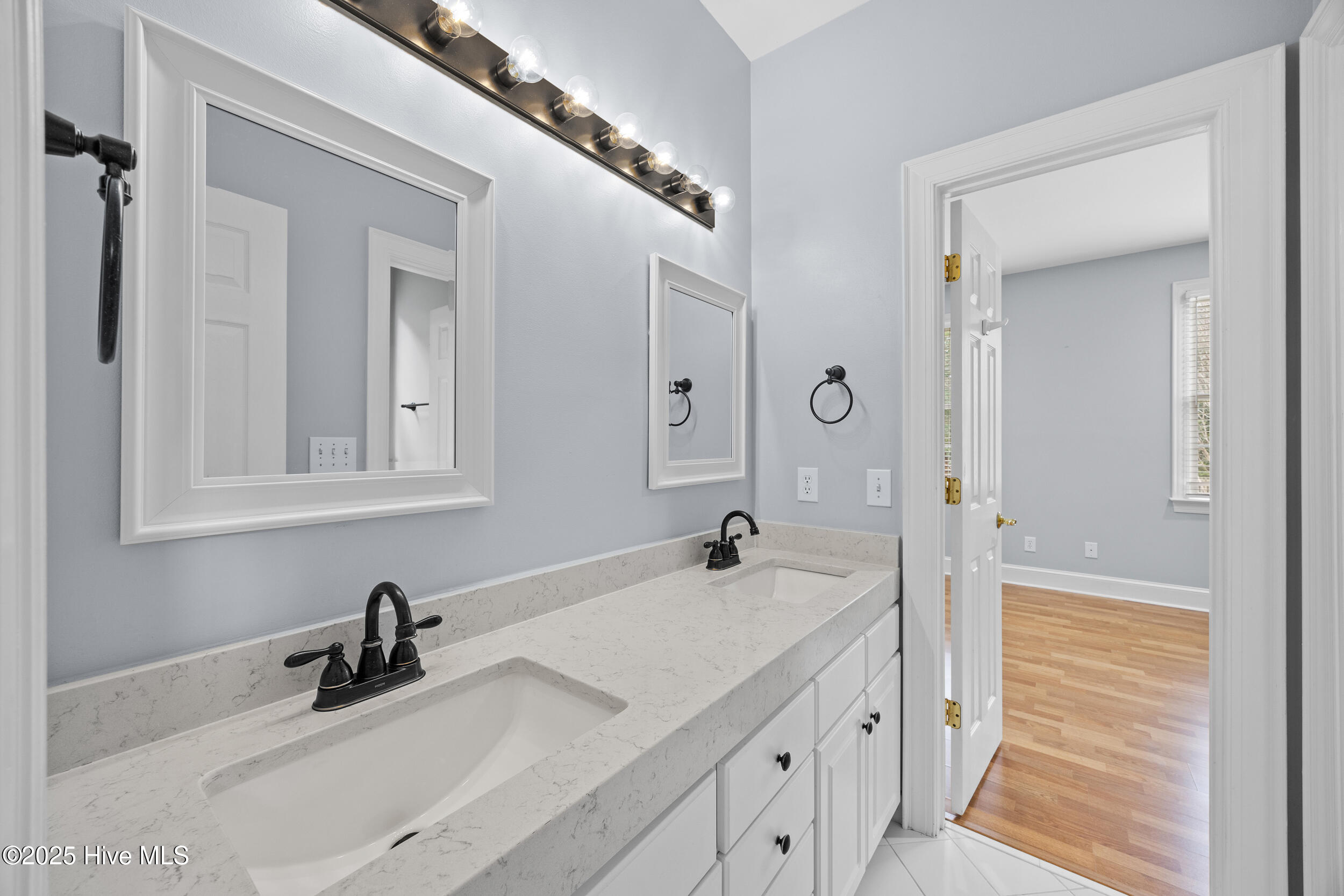 370 Whitebridge Road Hampstead, NC 28443 - Photo 38 of 108 38_bathroom