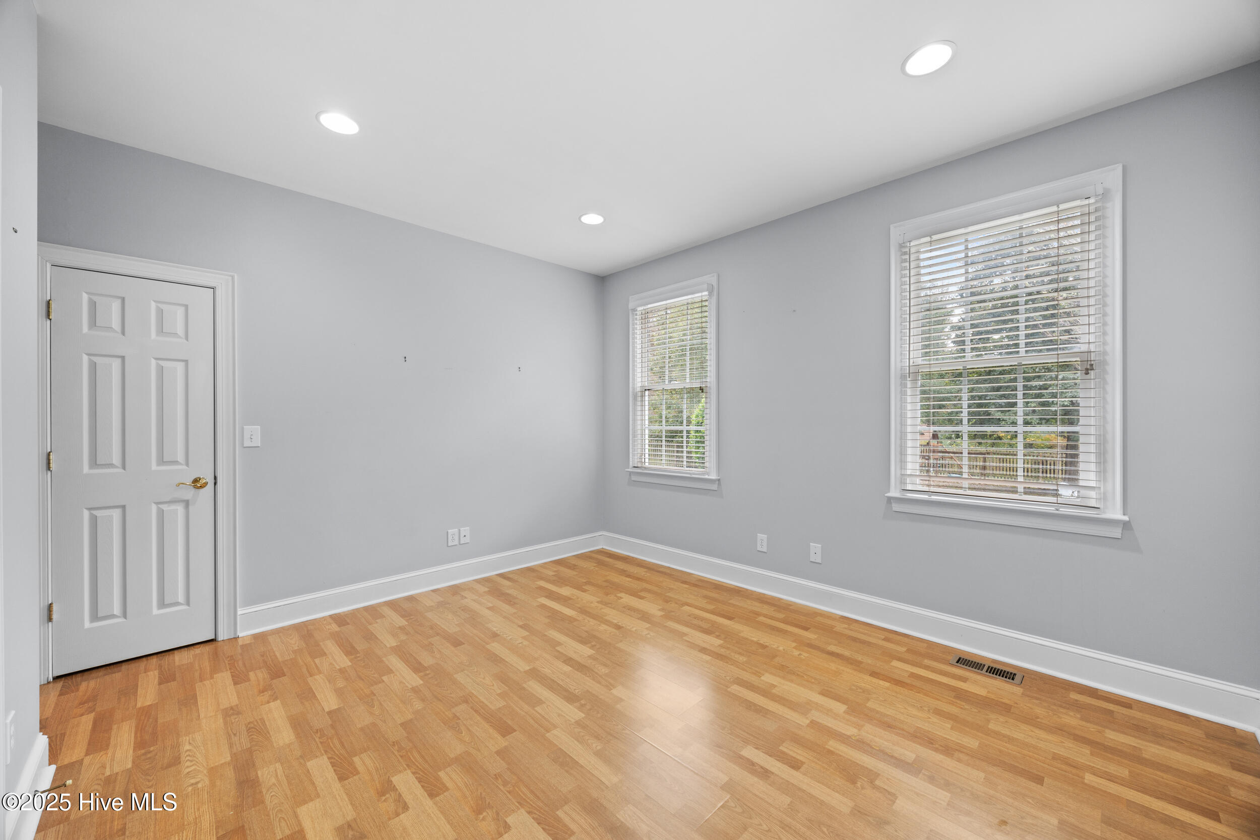 370 Whitebridge Road Hampstead, NC 28443 - Photo 42 of 108 42_bedroom