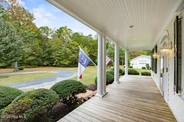 $1,299,999 | 370 Whitebridge Road, Hampstead, NC 28443