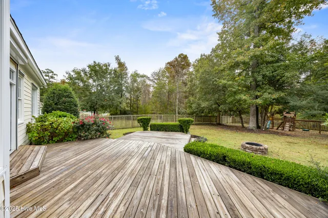 $1,299,999 | 370 Whitebridge Road, Hampstead, NC 28443