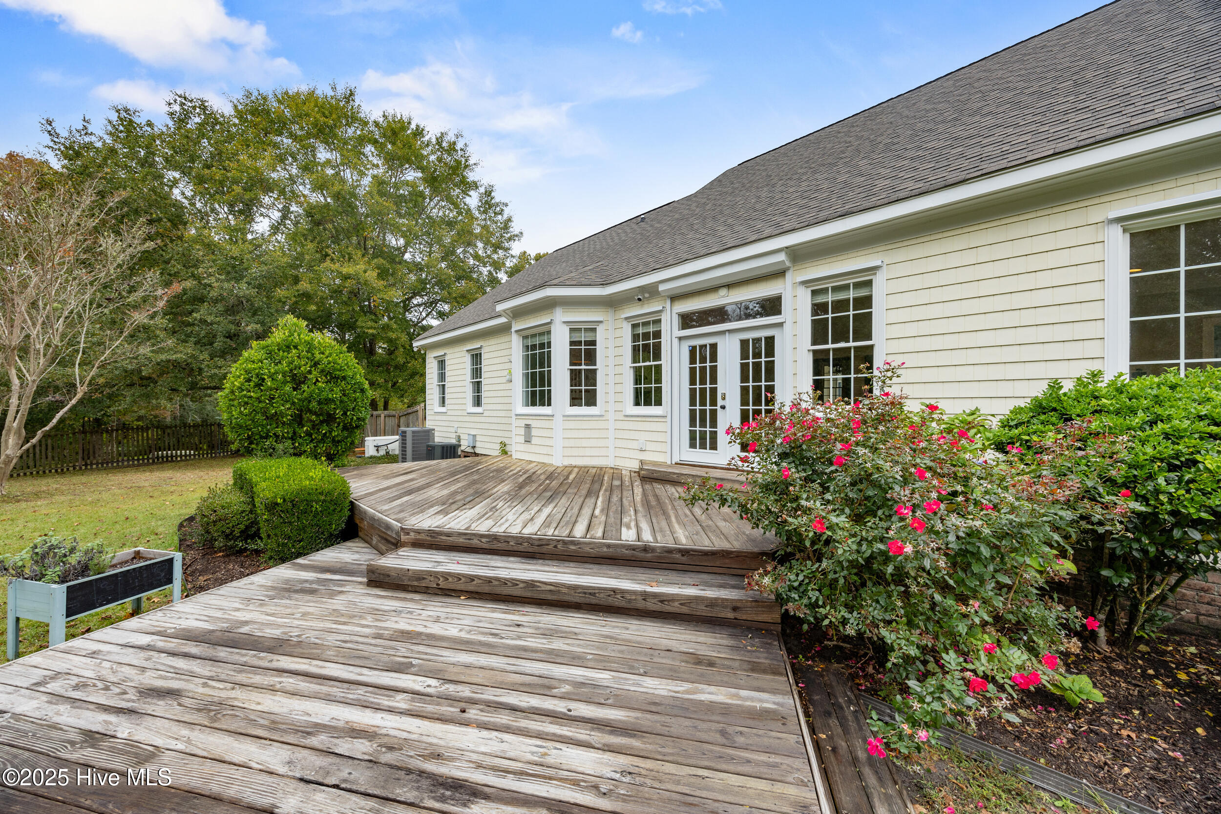 370 Whitebridge Road Hampstead, NC 28443 - Photo 57 of 108 57_deck