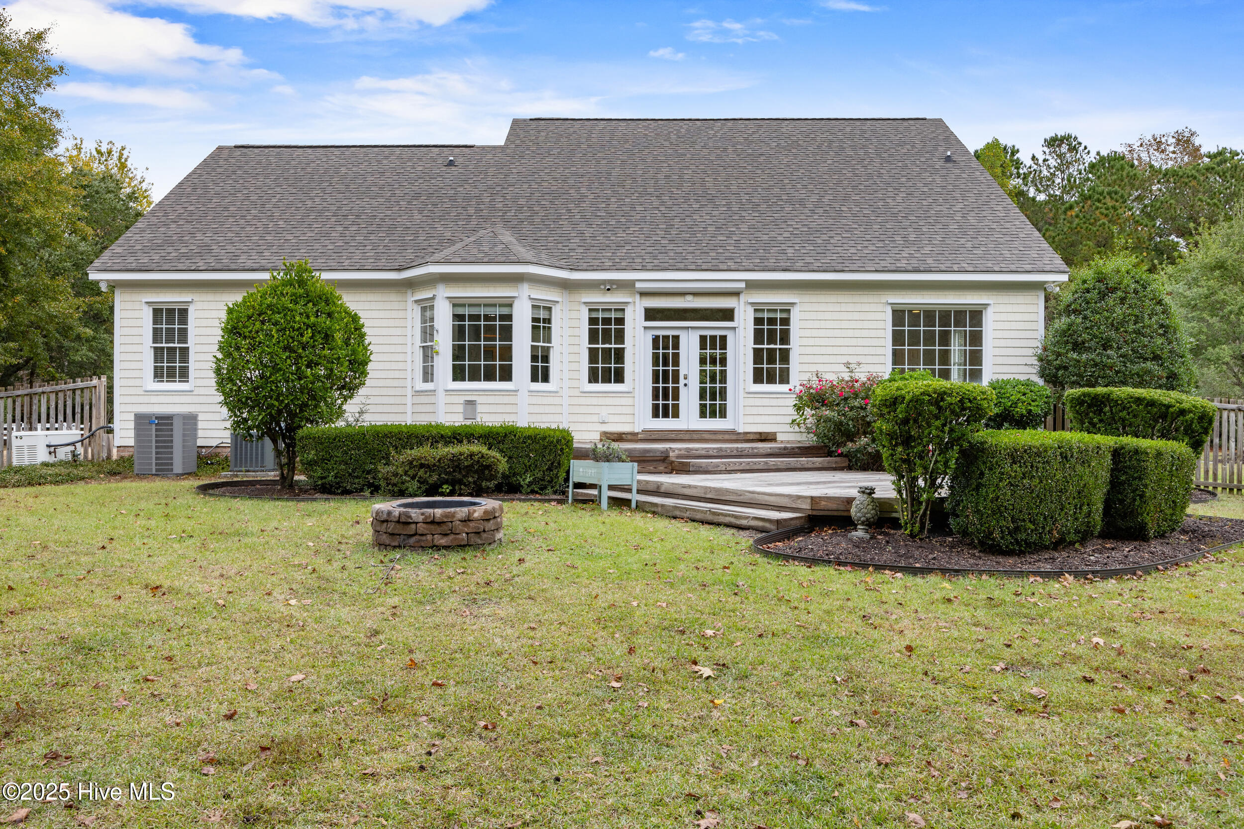 370 Whitebridge Road Hampstead, NC 28443 - Photo 59 of 108 59_back exterior