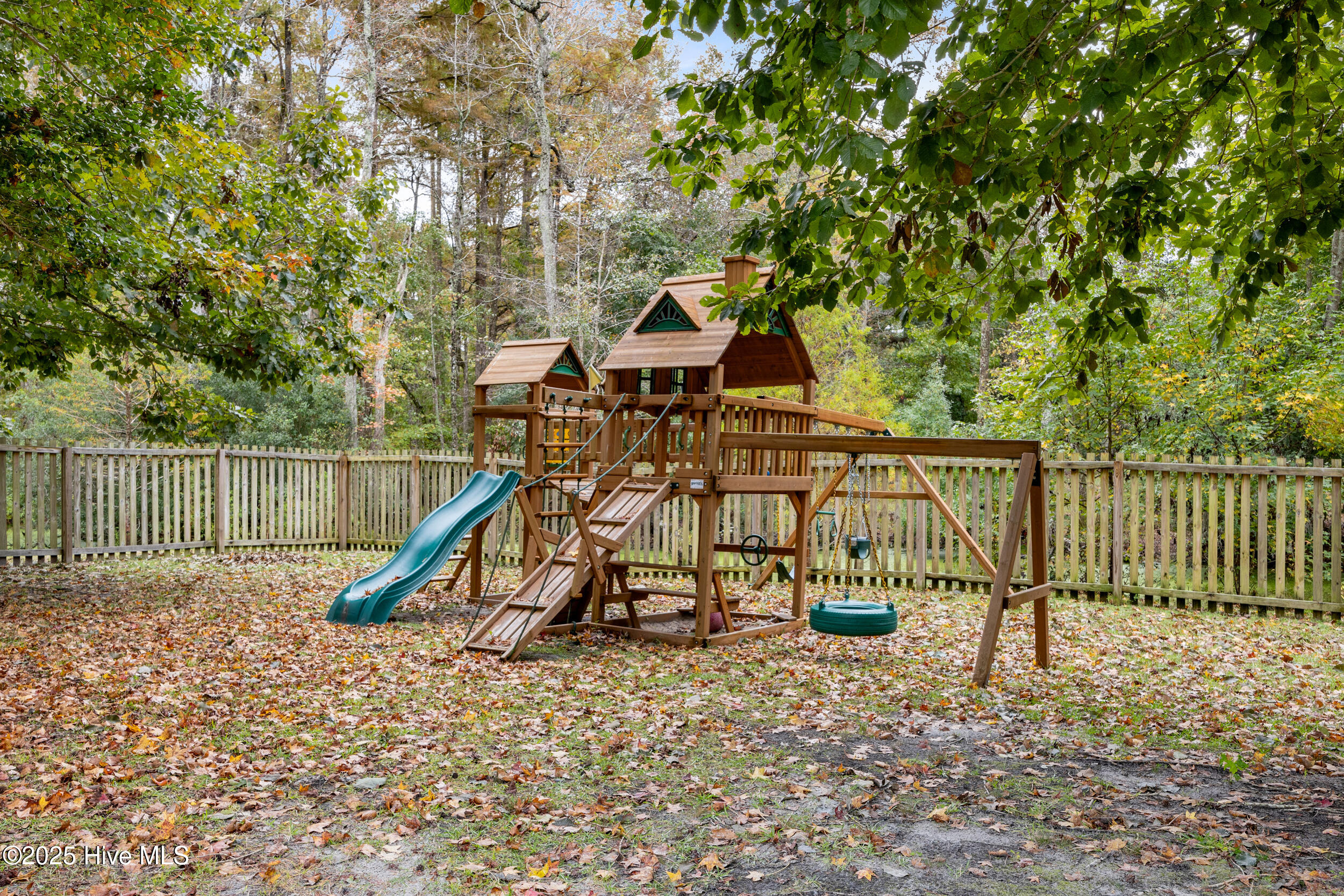 370 Whitebridge Road Hampstead, NC 28443 - Photo 61 of 108 61_playground