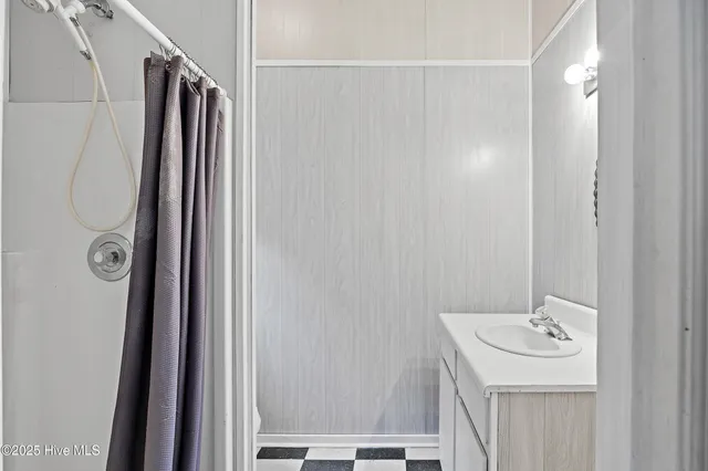 $1,299,999 | 370 Whitebridge Road, Hampstead, NC 28443