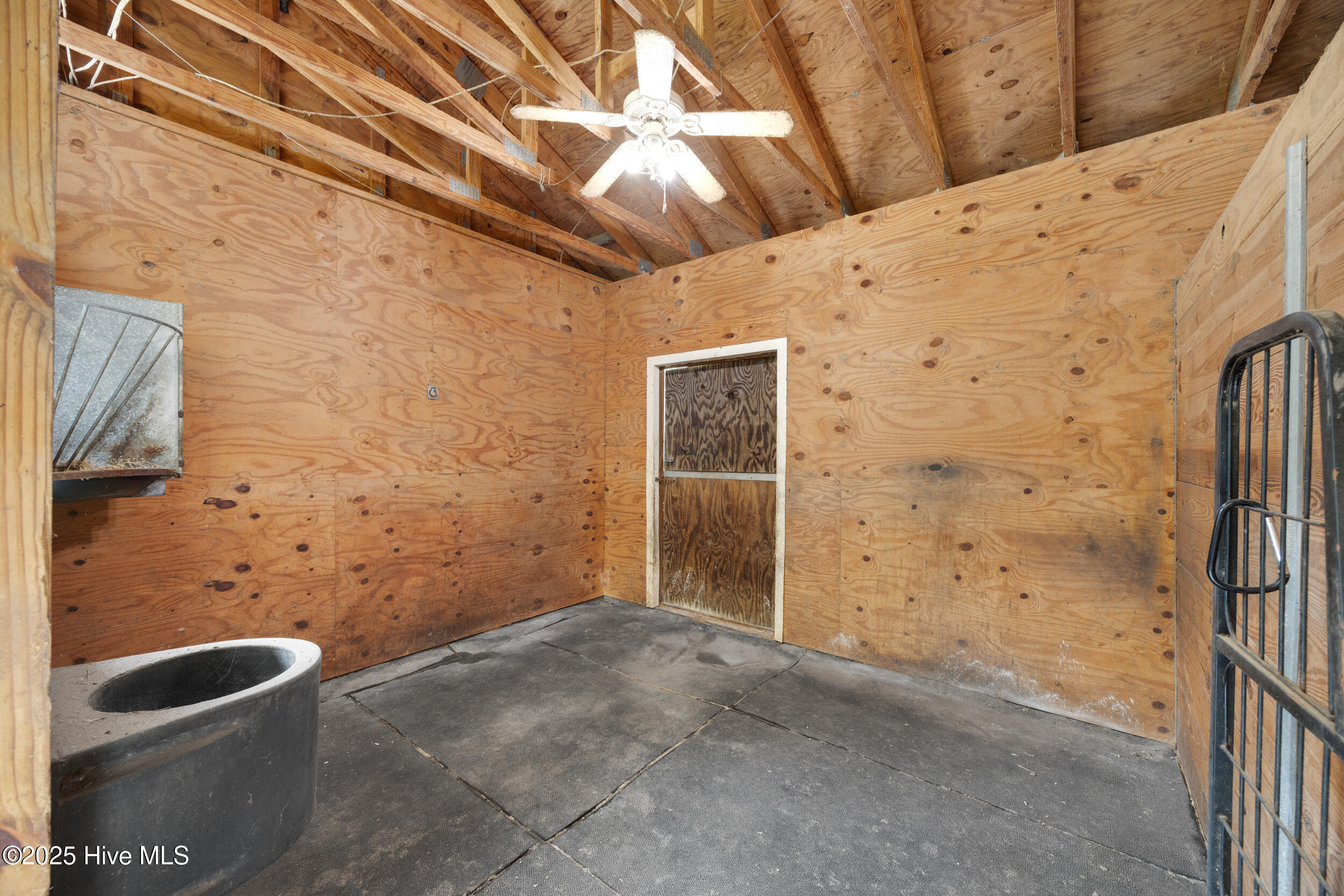 370 Whitebridge Road Hampstead, NC 28443 - Photo 76 of 108 76_horse stable