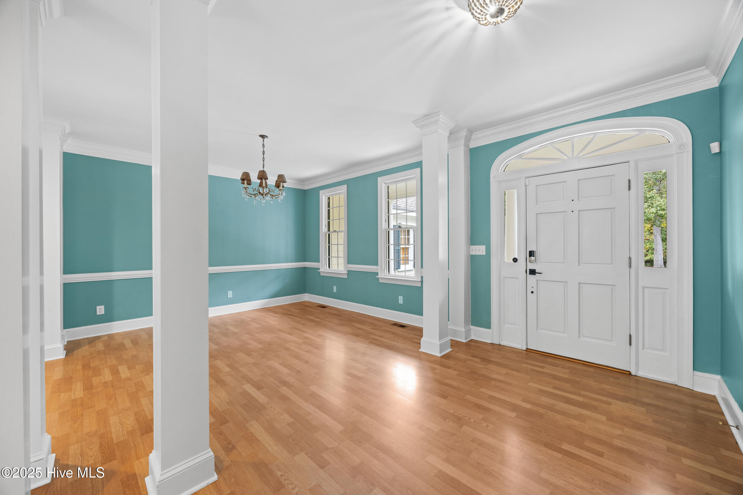 370 Whitebridge Road Hampstead, NC 28443 - Photo 8 of 108 8_dining area