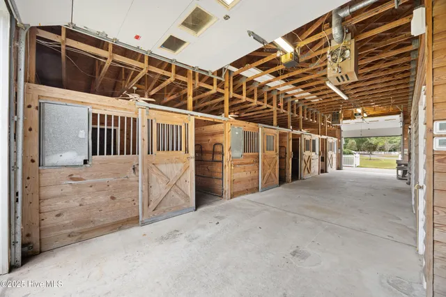 $1,299,999 | 370 Whitebridge Road, Hampstead, NC 28443