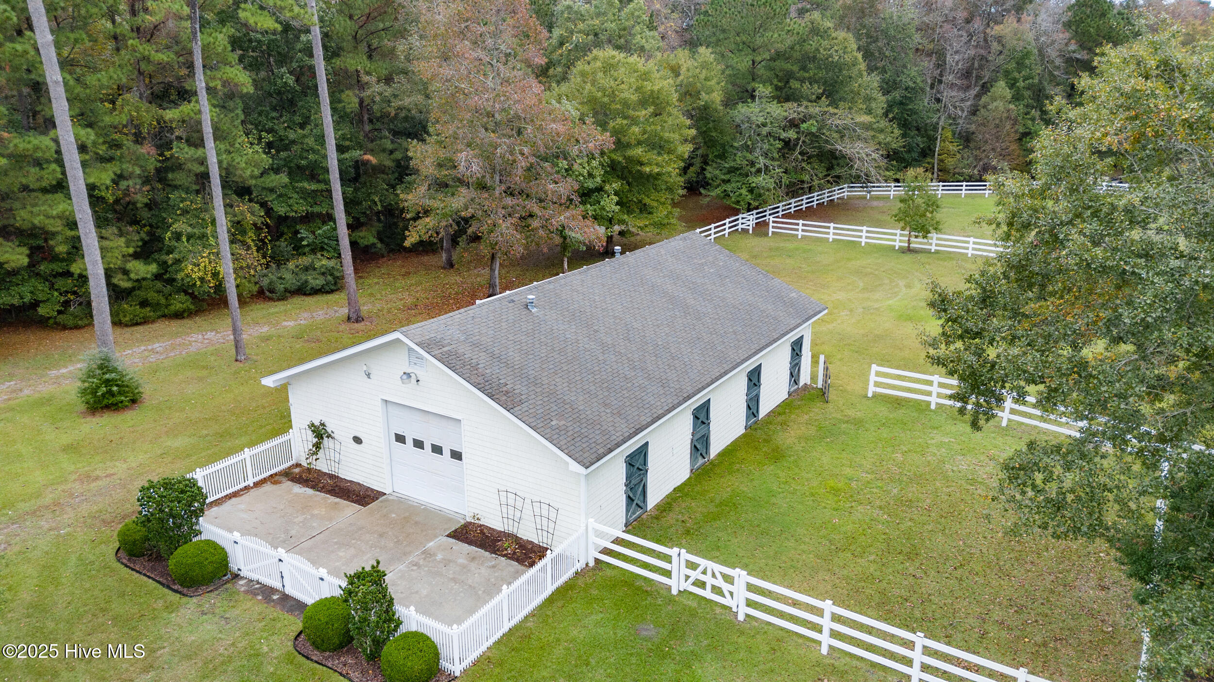 370 Whitebridge Road Hampstead, NC 28443 - Photo 93 of 108 93_drone