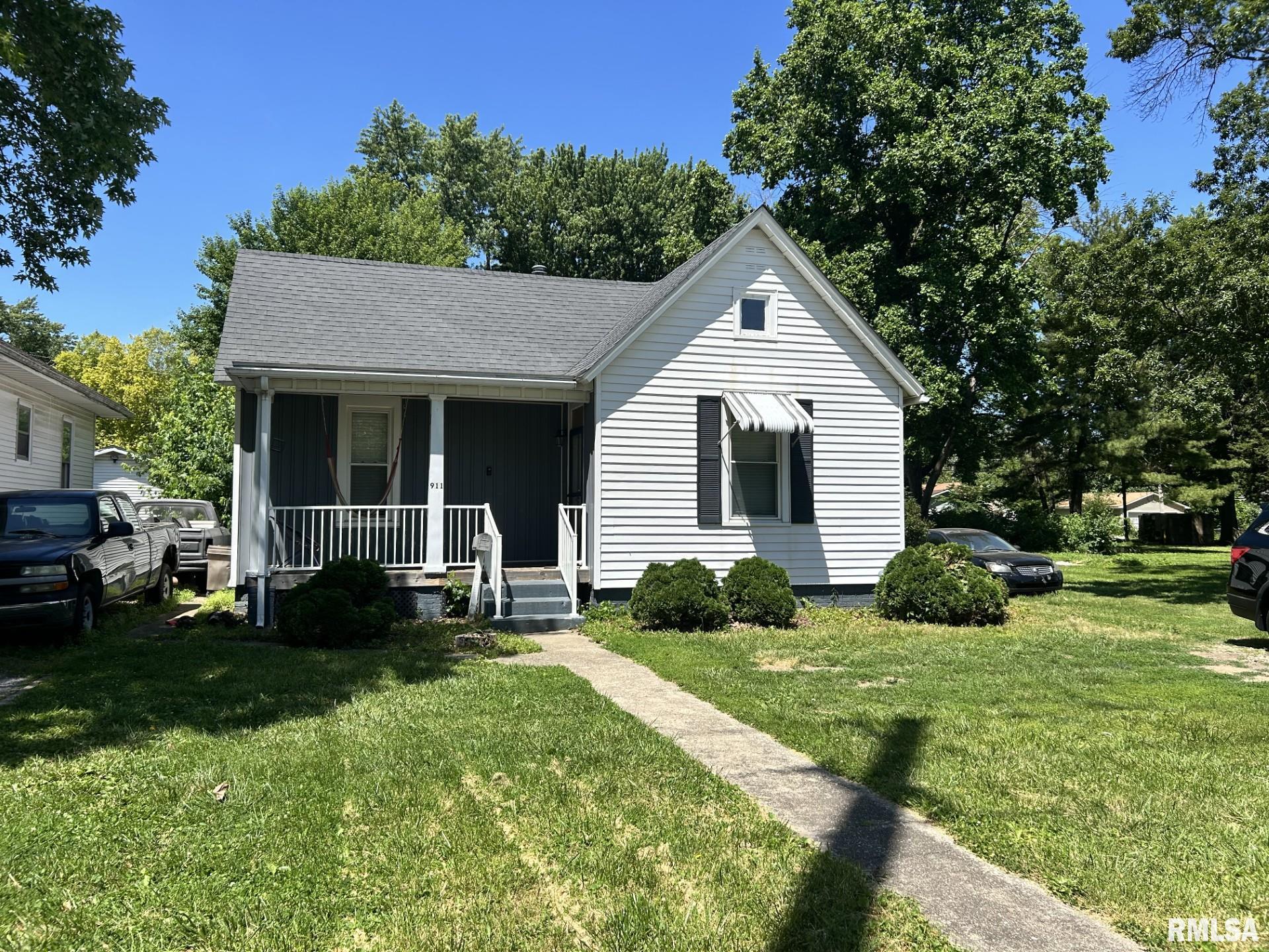 911 North Walnut Street Springfield, IL 62702 - Photo 2 of 2