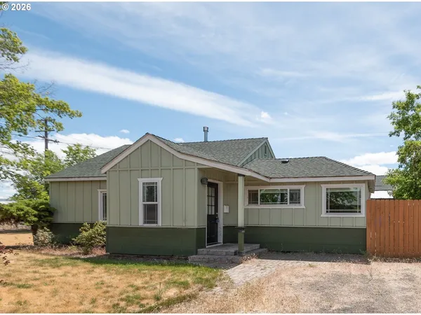 $325,000 | 108 Northwest Dogwood Avenue, Redmond, OR 97756