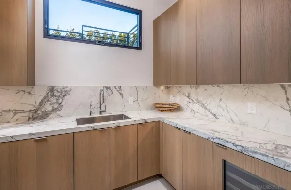 $10,999,888 | 521 South Rios Avenue, Solana Beach, CA 92075