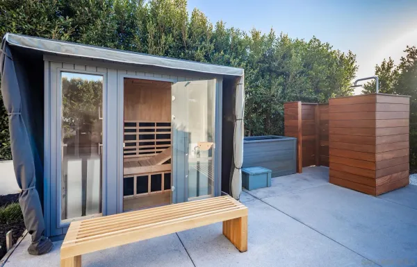 $10,999,888 | 521 South Rios Avenue, Solana Beach, CA 92075