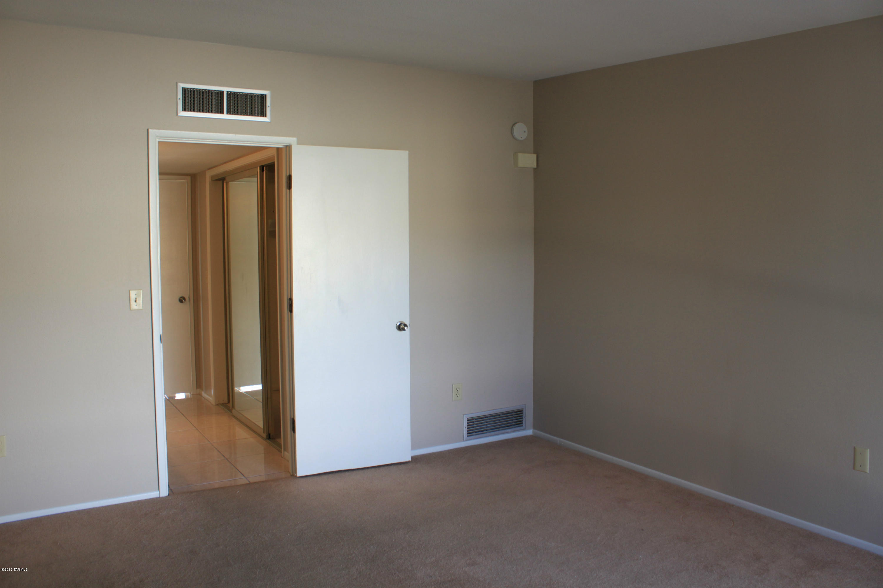 8722 East Ridge Terrace Tucson, AZ 85710 - Photo 14 of 17 Gallery Image 14