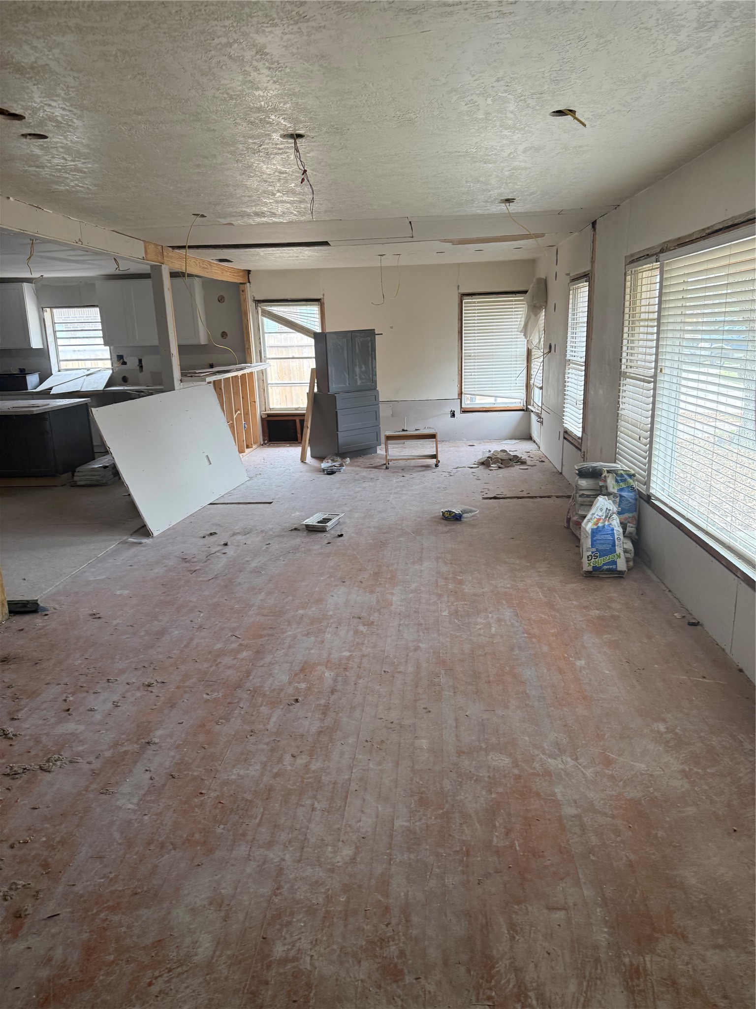 4102 Charleston Street Houston, TX 77021 - Photo 2 of 11 a living room with furniture and a window