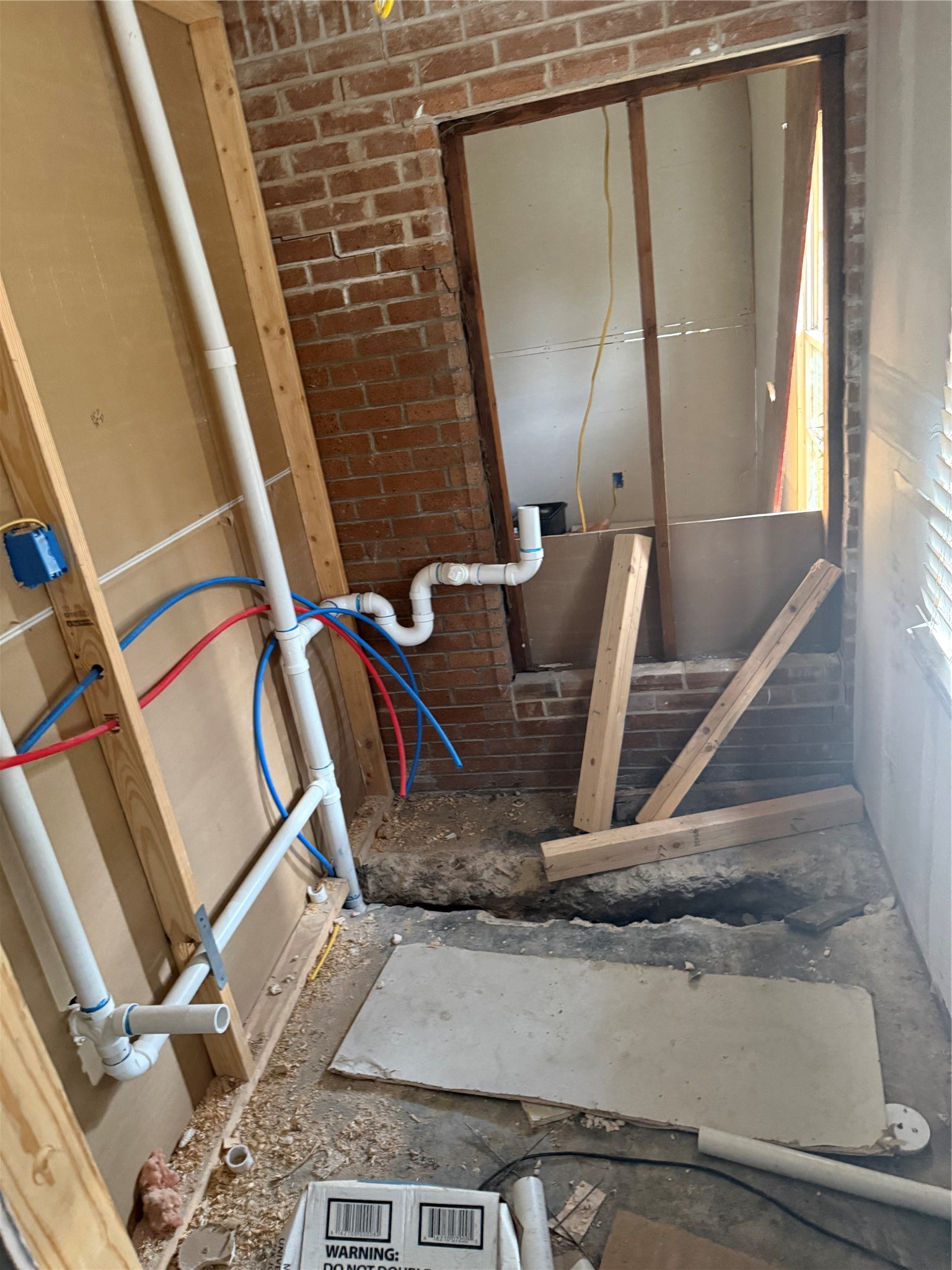 4102 Charleston Street Houston, TX 77021 - Photo 5 of 11 a view of water heater room