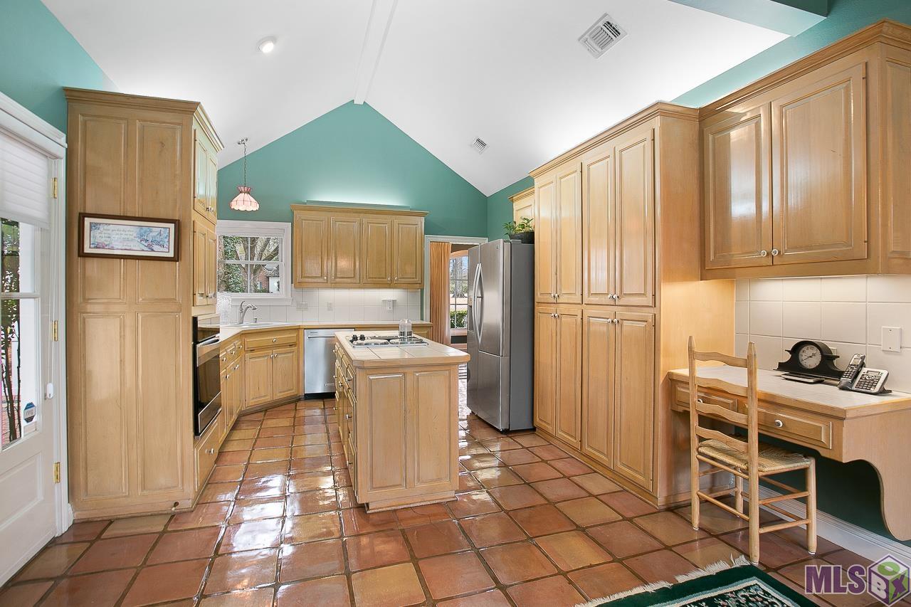 15826 Castle Ridge Baton Rouge, LA 70817 - Photo 12 of 38