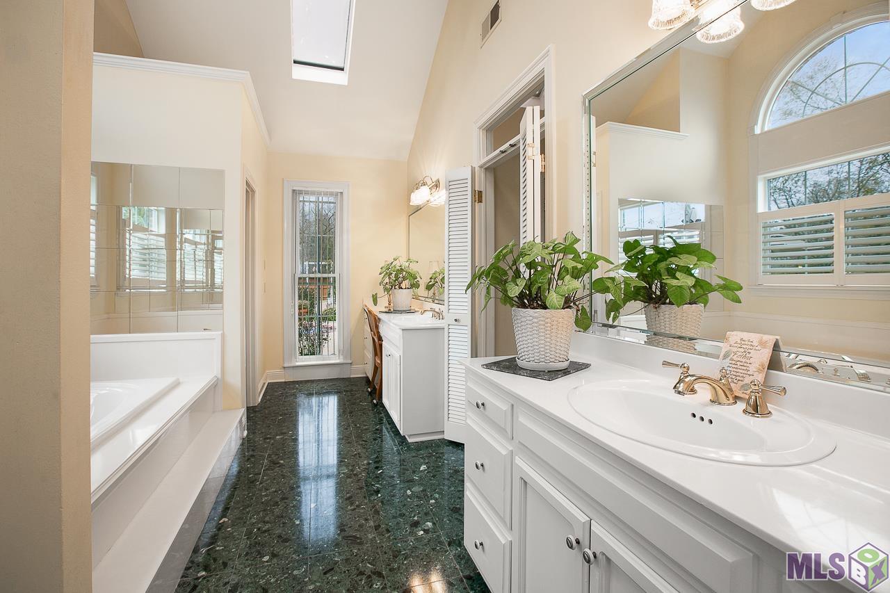 15826 Castle Ridge Baton Rouge, LA 70817 - Photo 21 of 38