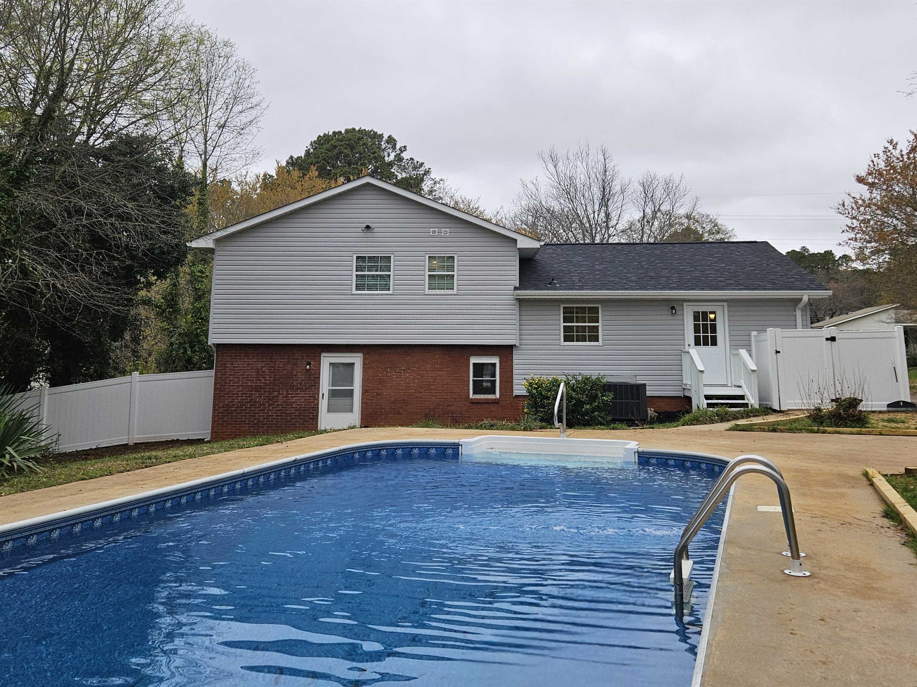 122 Tranquility Road Spartanburg, SC 29307 - Photo 2 of 33 Gallery Image 2