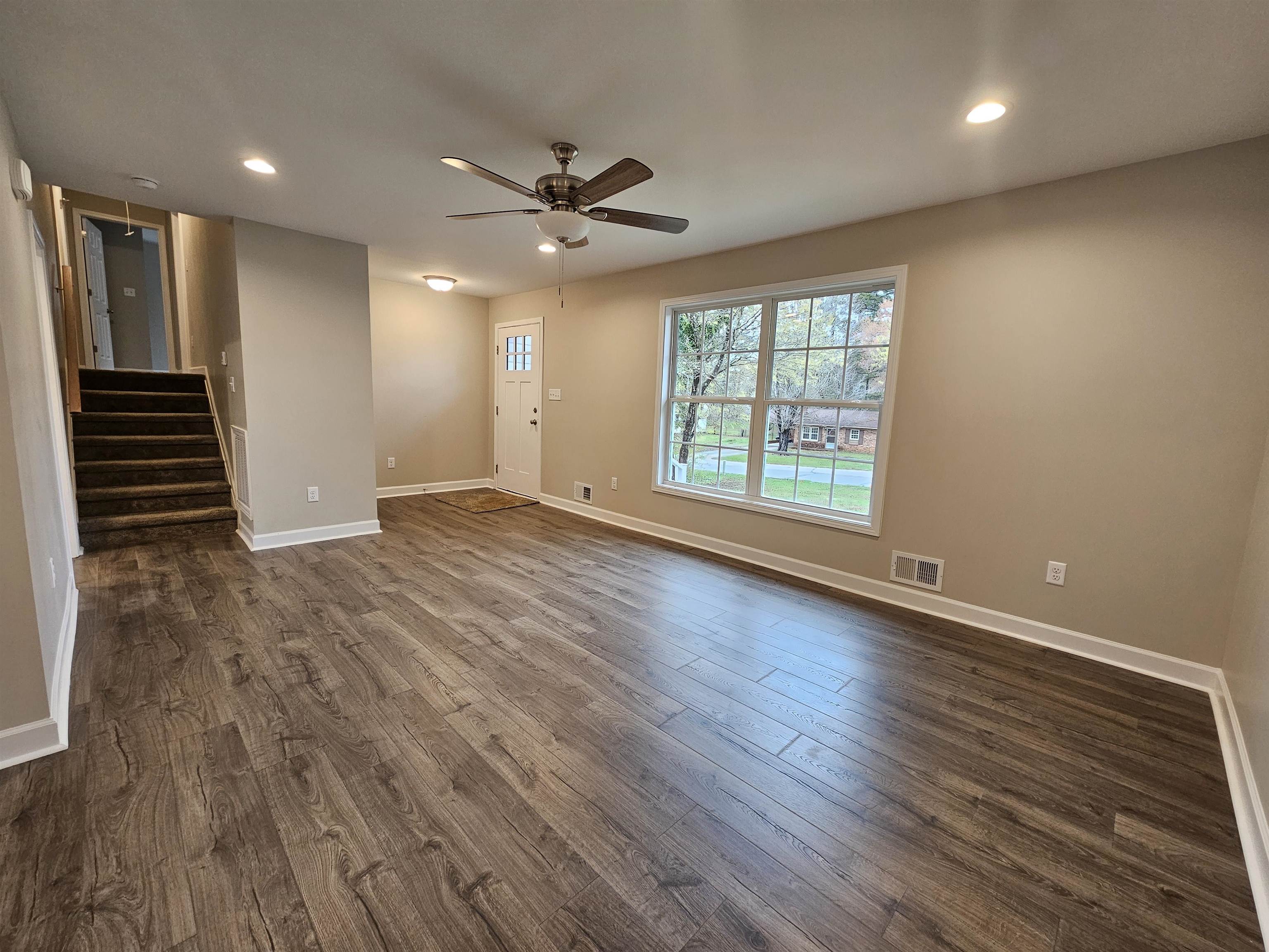 122 Tranquility Road Spartanburg, SC 29307 - Photo 4 of 33 Gallery Image 4