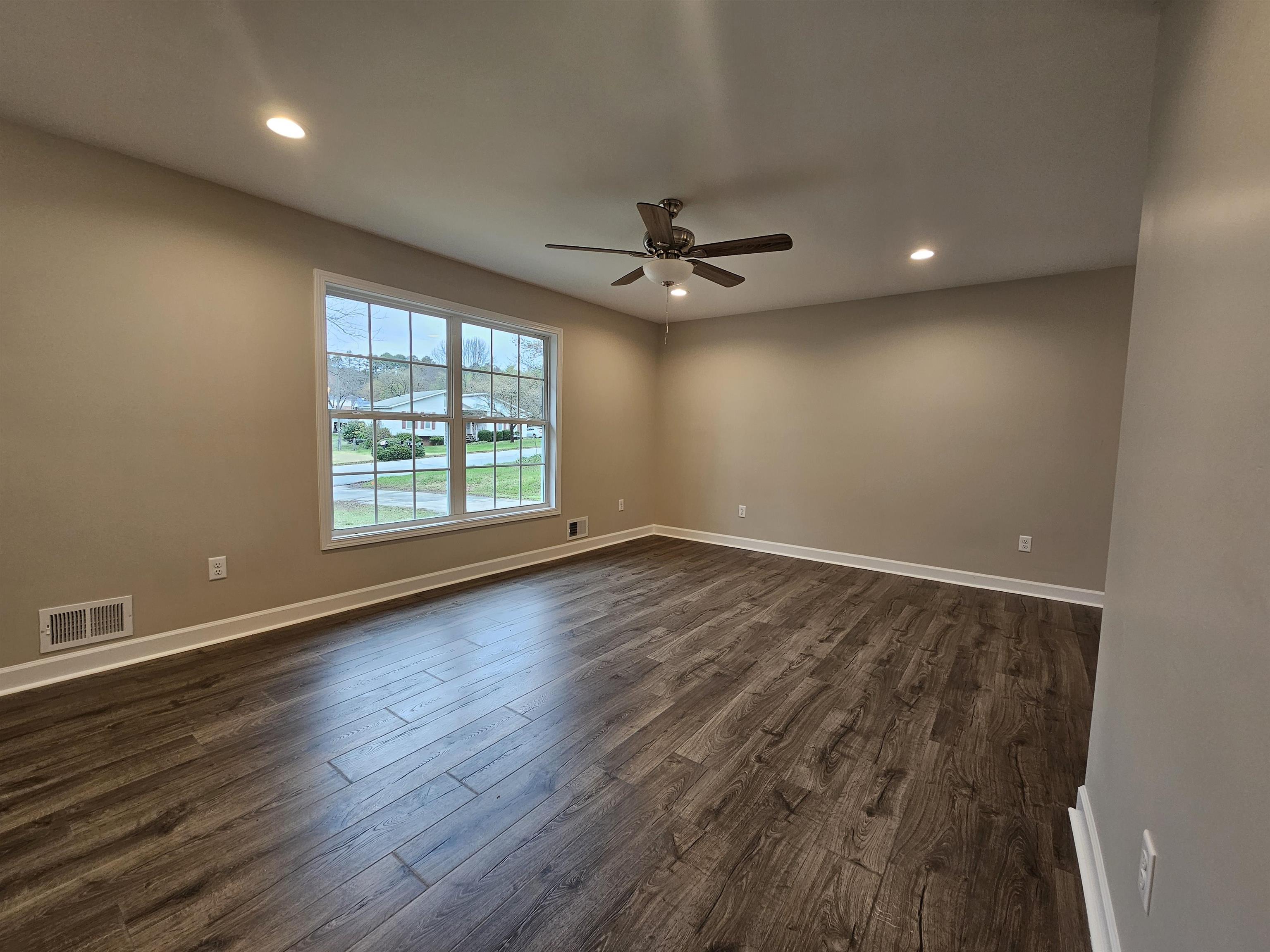 122 Tranquility Road Spartanburg, SC 29307 - Photo 8 of 33 Gallery Image 8