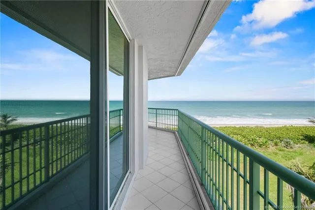 $1,050,000 | 8650 South Ocean Drive, Unit 306, Jensen Beach, FL 34957