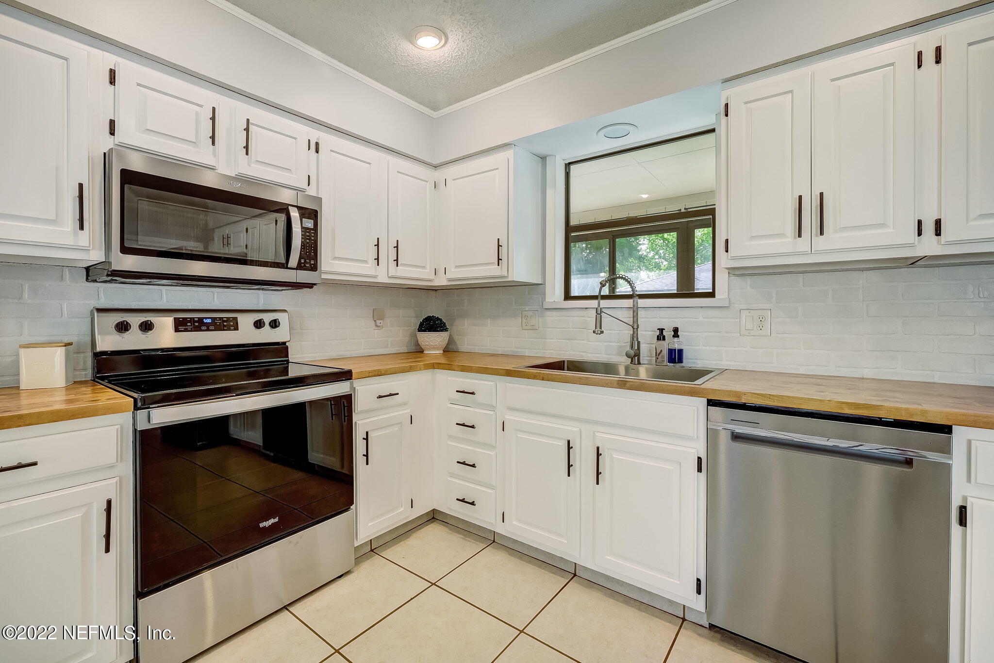 11476 Scott Mill Road Jacksonville, FL 32223 - Photo 12 of 47 New Whirlpool Appliances